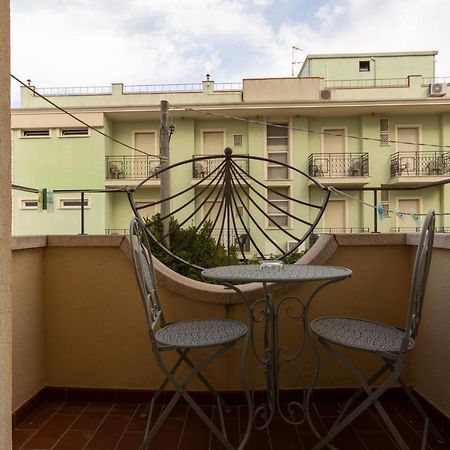 Hotel River Fronte Mare Con Piscina Rimini Exterior photo
