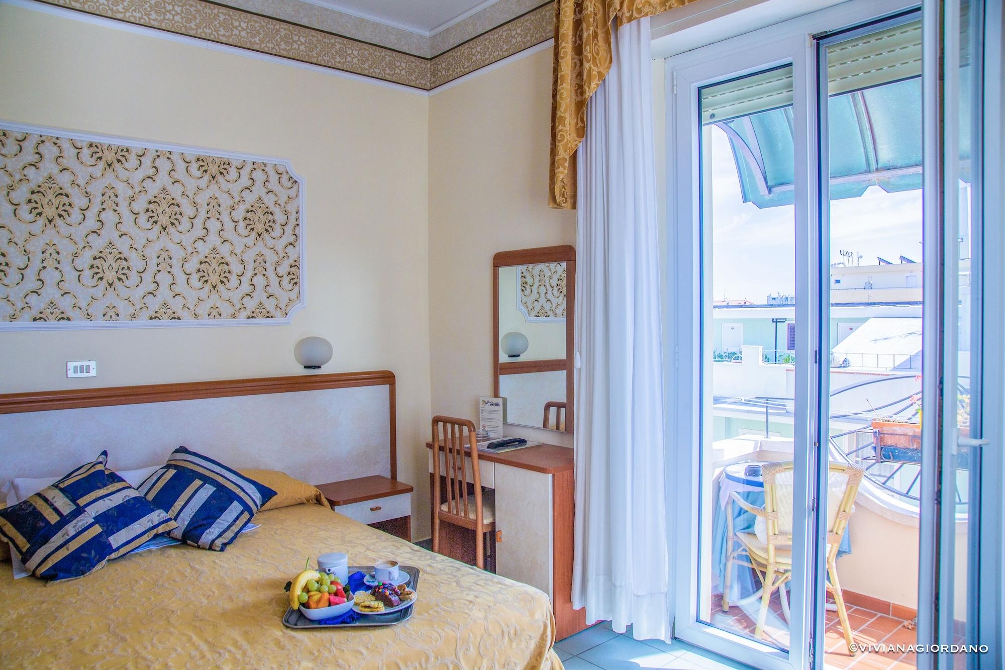 Hotel River Fronte Mare Con Piscina Rimini Exterior photo