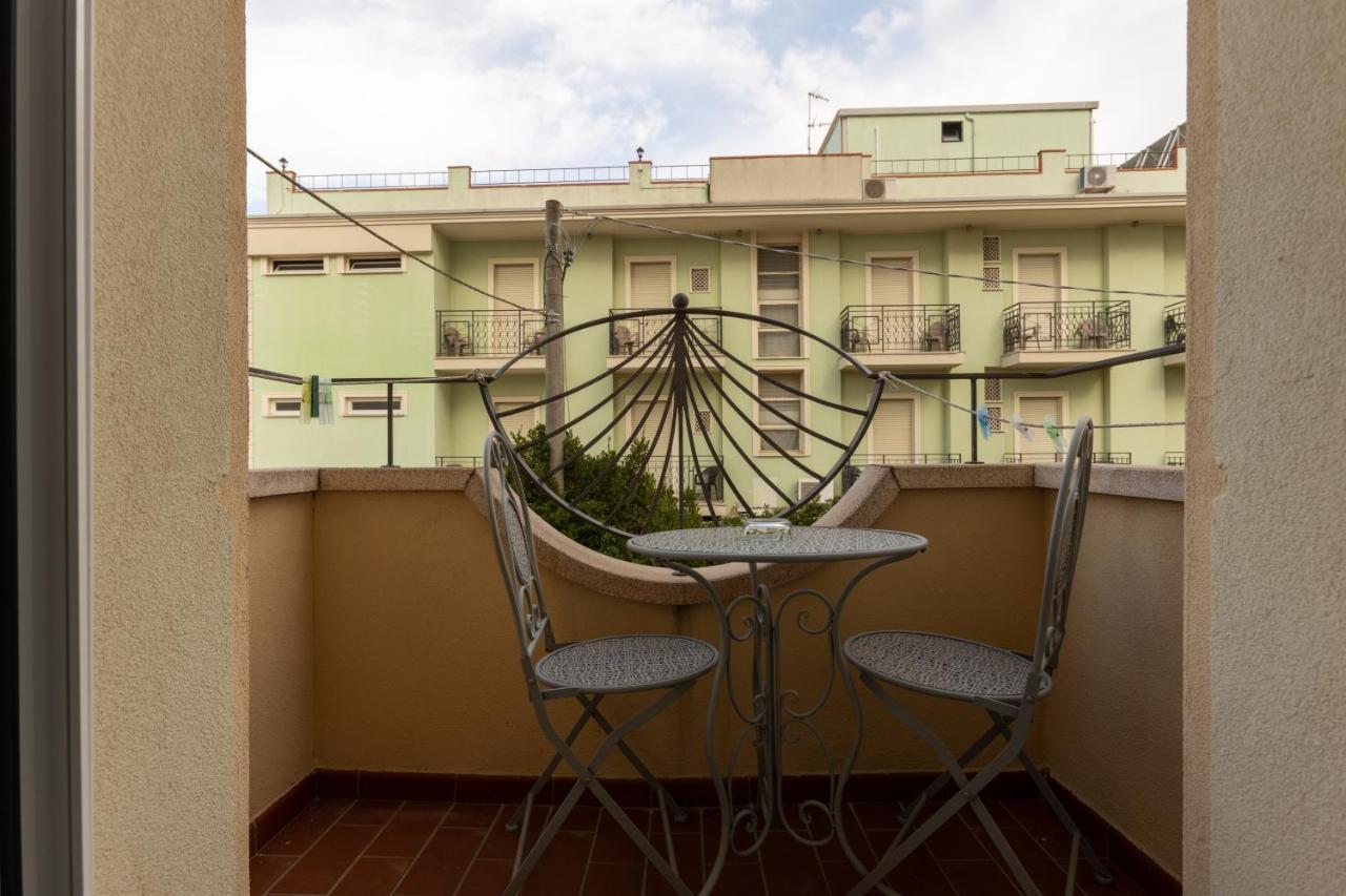 Hotel River Fronte Mare Con Piscina Rimini Exterior photo